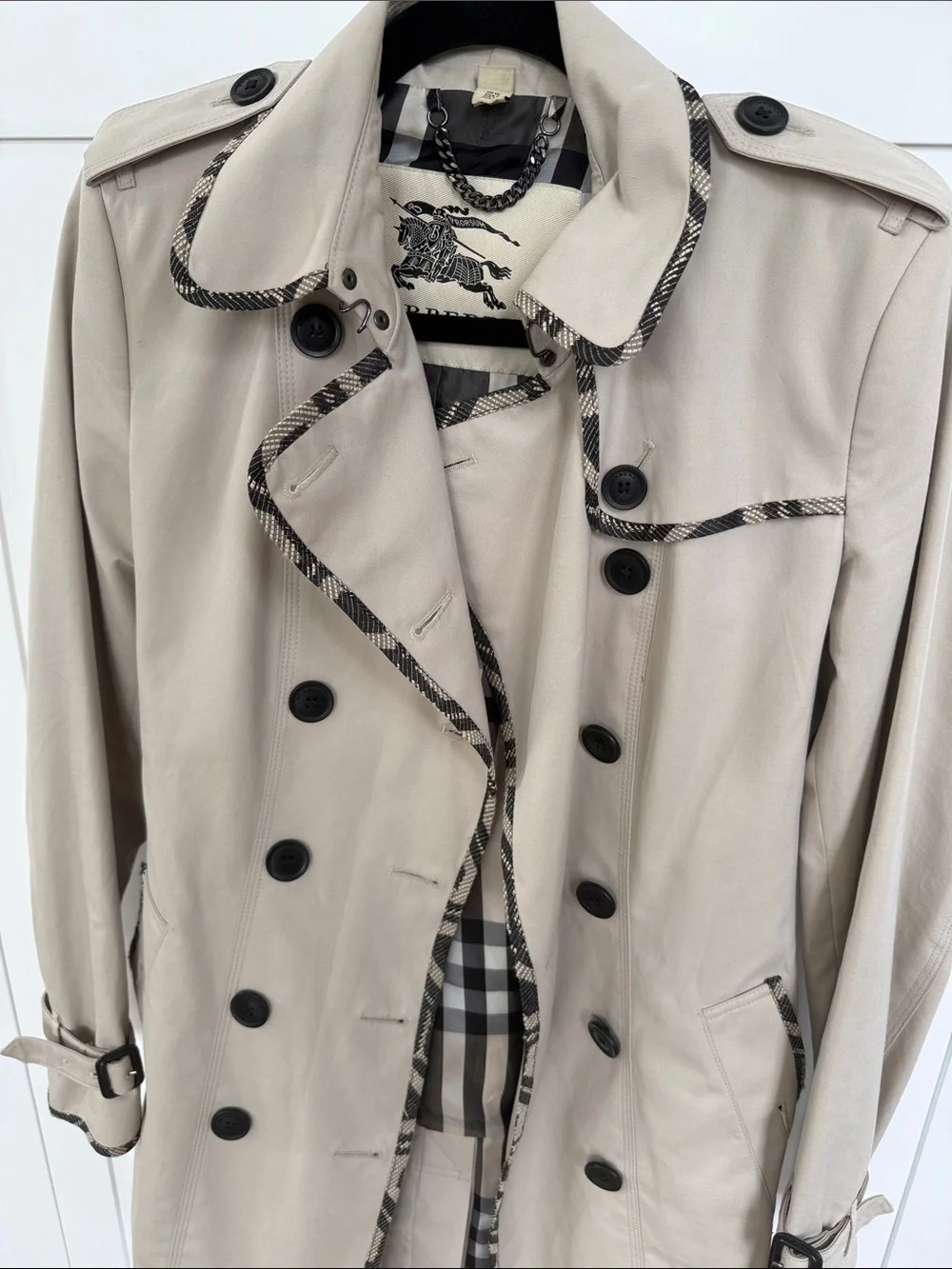 Burberry Classic Beige Trench Coat with Plaid Trim - Picture 4 of 4